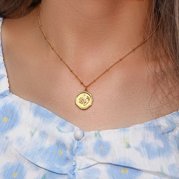 18K Gold Plated Baby Hand Foot Print Zircon Pendant Necklace Stainless Steel - Picture 3 of 8
